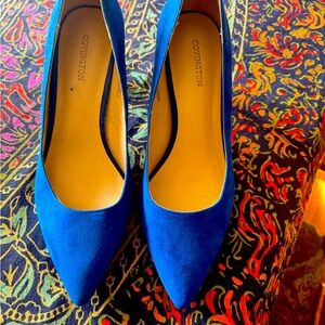 Royal blue suede pumps